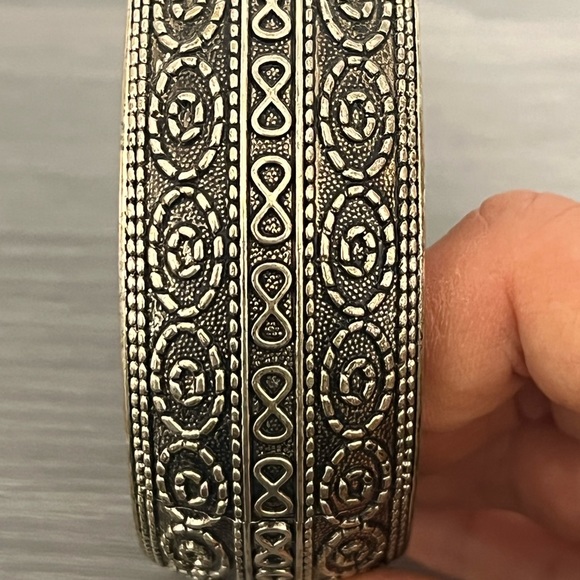 Vintage Silver Hinged Bangle Bracelet with Infinity and Oval Design , Boho - Picture 4 of 7